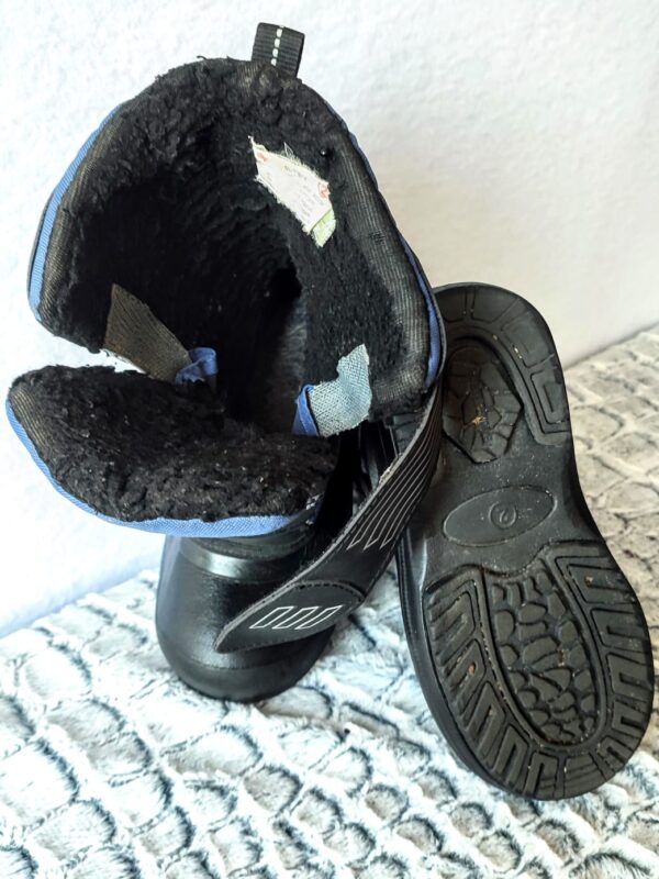 Bota Athletic Works, Unisex, Talla 34, Negro/Azulino - Imagen 2