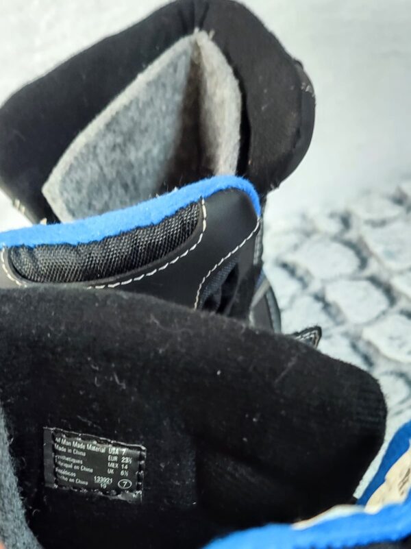 Bota Rugged, Niño, Talla 25, Negro/Azulino - Imagen 2